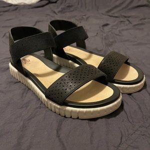 MIA Amore Shanny black sandals